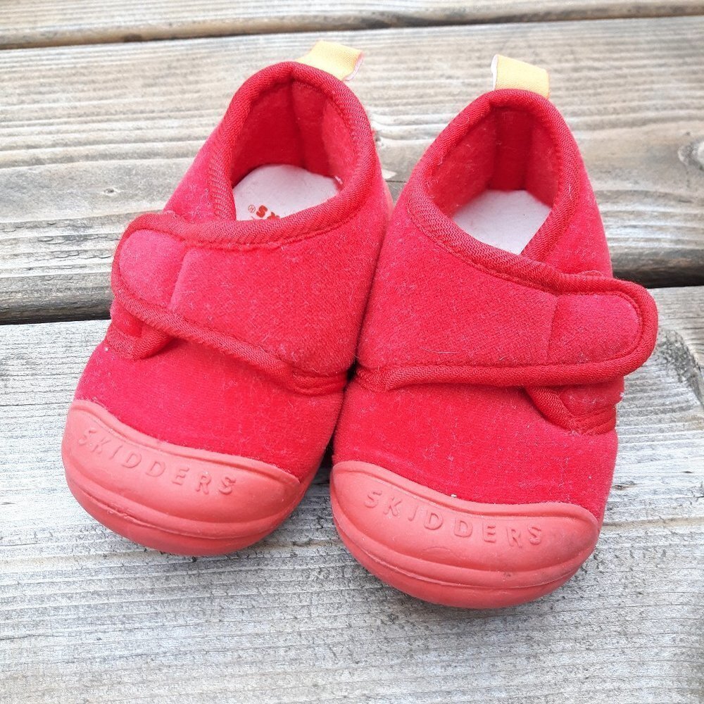 Skidders Baby Shoes Size 6 RED